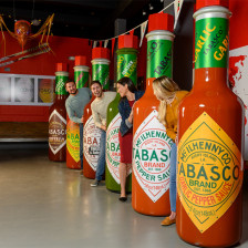 Visiteurs se prenant en photo à la Tabasco Factory sur Avery Island, Louisiane